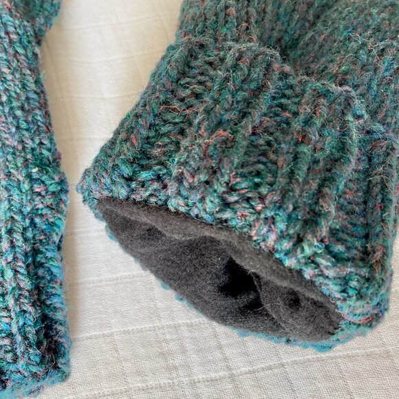 Handmade 🇨🇦 Hand Knit Wool Mittens with Fleece Lining - Picture 4 of 4